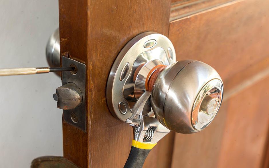 ouverture de porte claquée serrurier Cély